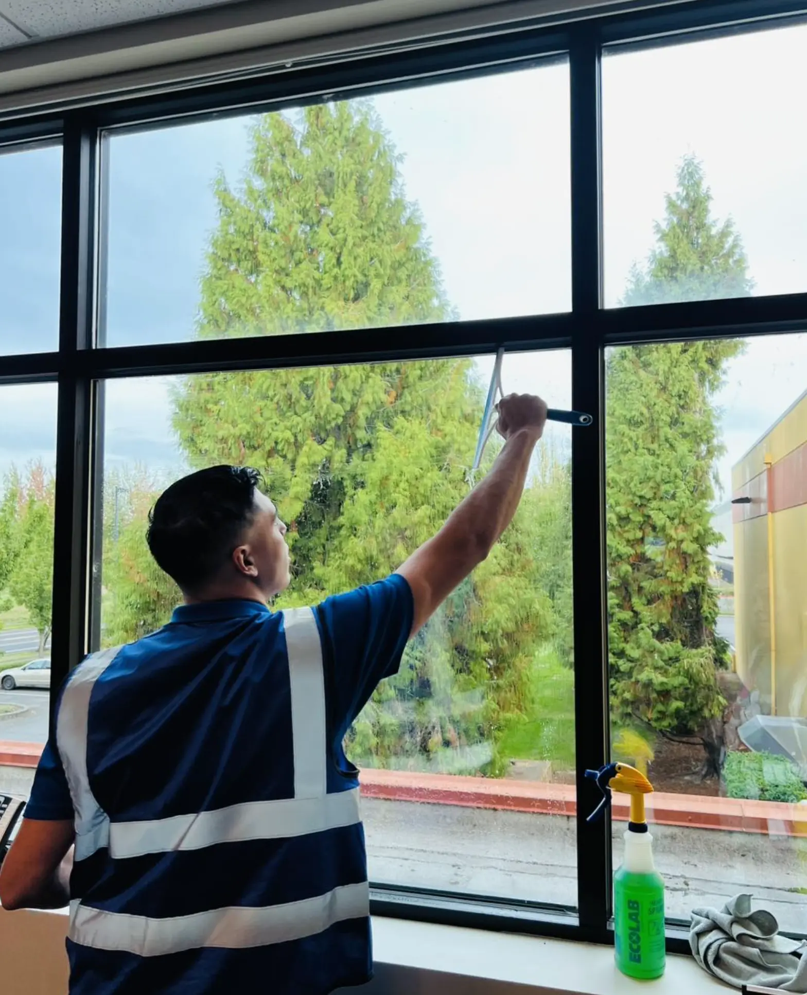 Turritoire | How much should it cost to get windows cleaned? Professional Window Cleaners